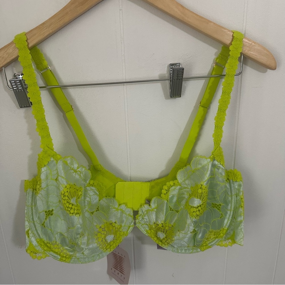 Savage X Fenty Green Underwire Bra with Sheer Overlay